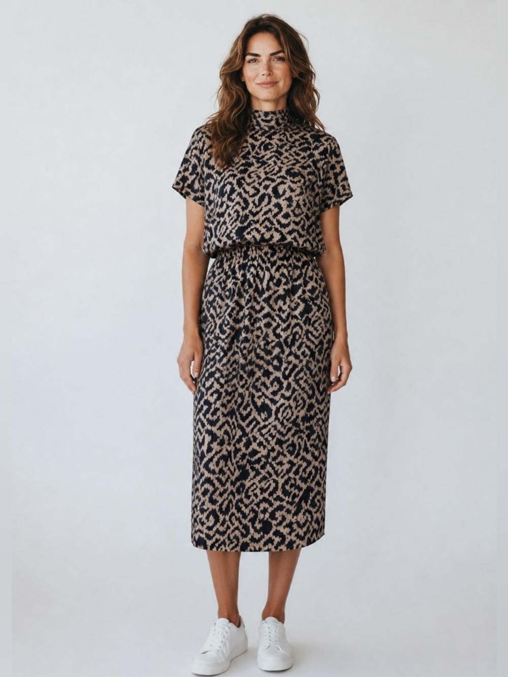 Vintage 80’s Julie  Francis Size M 100% silk Leopard Animal Print Shift Dress